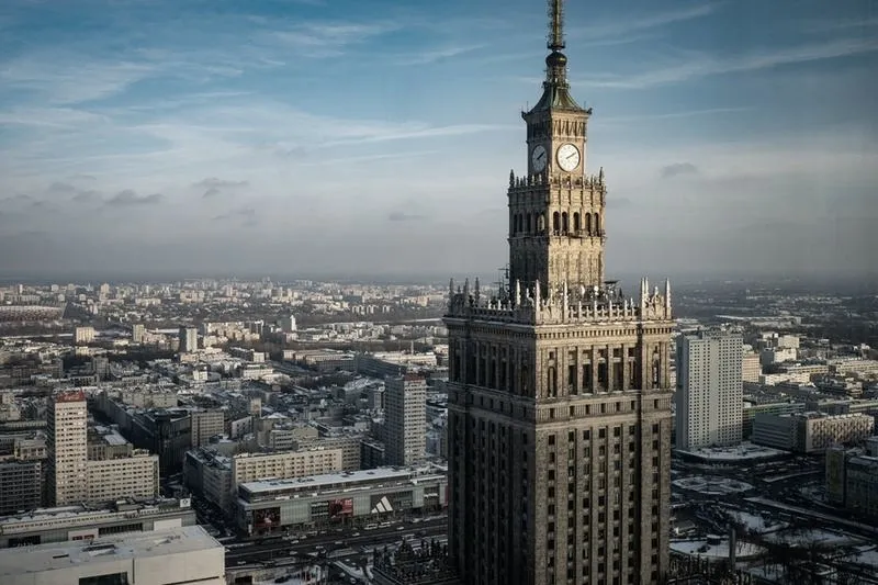 Odkryj taras widokowy PKiN - gdzie znajduje się wejście?