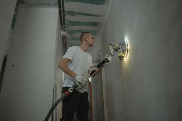 Przygotowanie powierzchni do szpachlowania