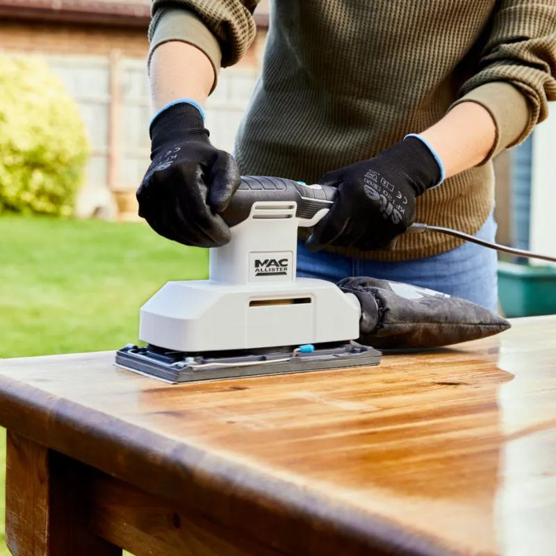 Wykończenie szlifowanych schodów