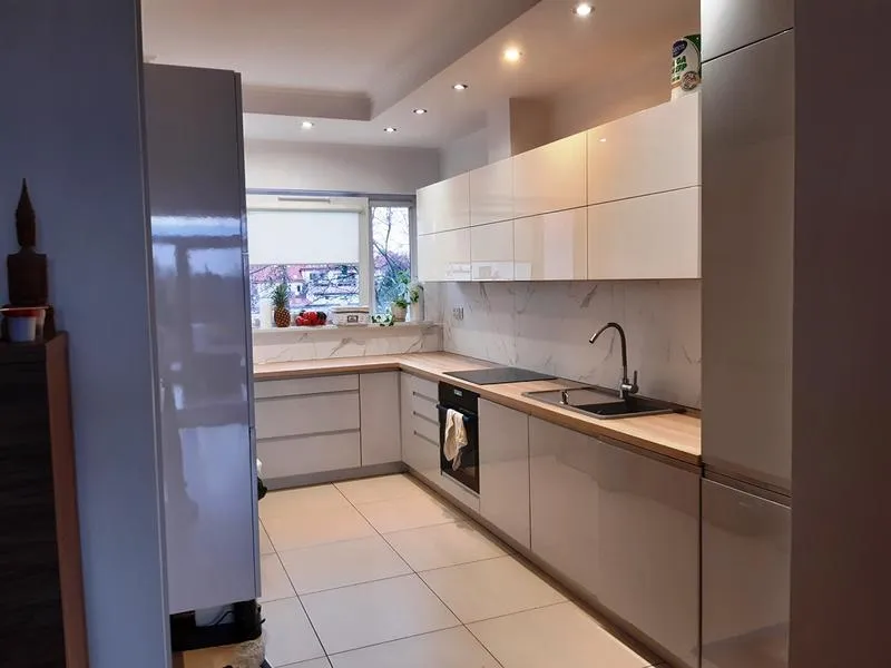 Wymiana uchwytów i blatu